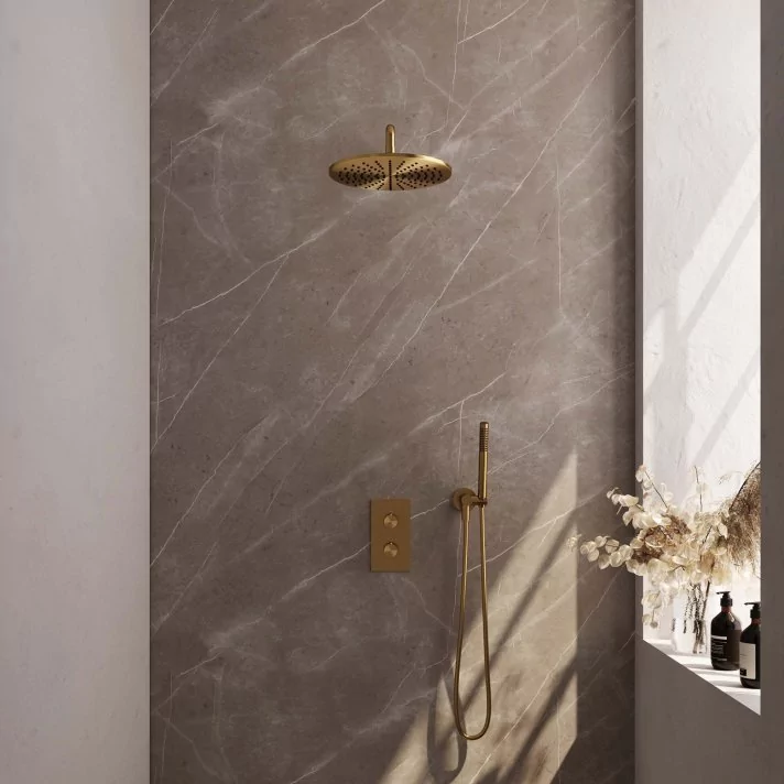 BRAUER Gold Edition thermostatische inbouw regendouche 3-weg omstelling SET 28 met 30 cm douchekop en gebogen muurarm en staaf handdouche en doucheslang en wandaansluitbocht goud geborsteld PVD