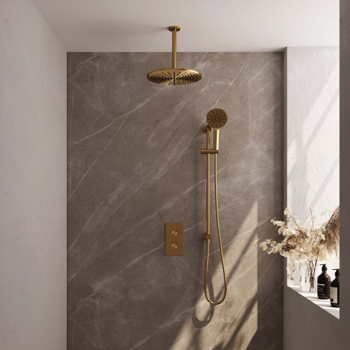 BRAUER Gold Carving thermostatische inbouw regendouche 3-weg omstelling SET 48 met 30 cm douchekop en plafondarm en 3-standen handdouche en doucheslang en geïntegreerde glijstang goud geborsteld PVD