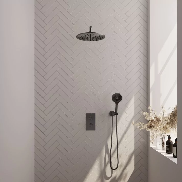 BRAUER Gunmetal Carving thermostatische inbouw regendouche 3-weg omstelling SET 34 met 30 cm douchekop en gebogen muurarm en 3-standen handdouche en doucheslang en wandaansluitbocht gunmetal geborsteld PVD