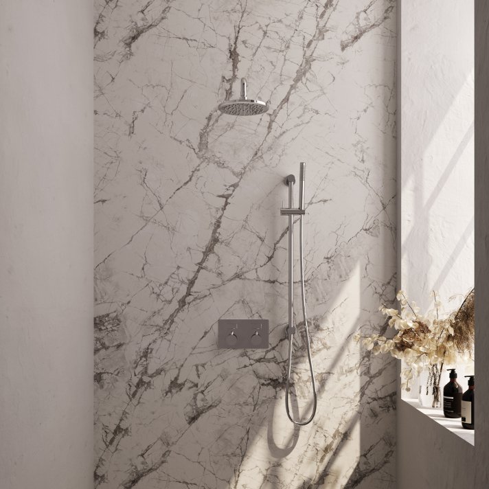 BRAUER Chrome Edition thermostatische inbouw regendouche met drukknoppen SET 63 met 20 cm douchekop en gebogen muurarm en staaf handdouche en doucheslang en geïntegreerde glijstang chroom