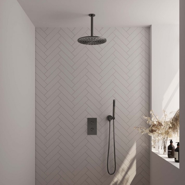 BRAUER Gunmetal Carving thermostatische inbouw regendouche 3-weg omstelling SET 30 met 30 cm douchekop en plafondarm en staaf handdouche en doucheslang en wandaansluitbocht gunmetal geborsteld PVD