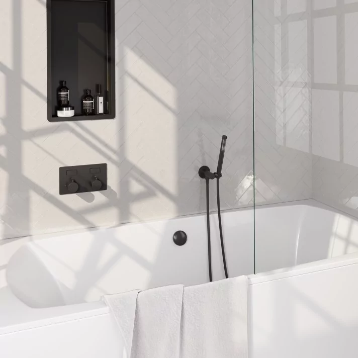 BRAUER Black Carving thermostatische inbouw badkraan met drukknoppen SET 03 met badvulcombinatie en staaf handdouche en doucheslang en wandaansluitbocht mat zwart